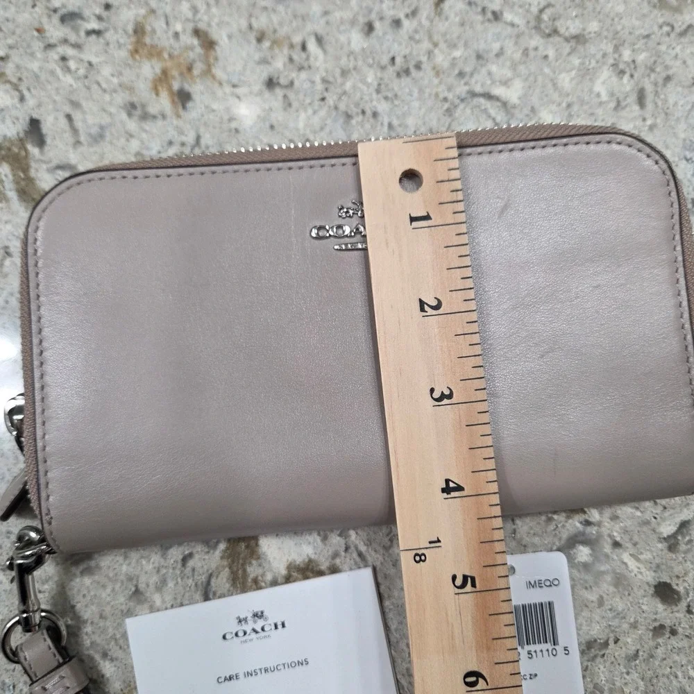 Coach Double Zip Wristlet Wallet‎ Beige Leather New York Signature